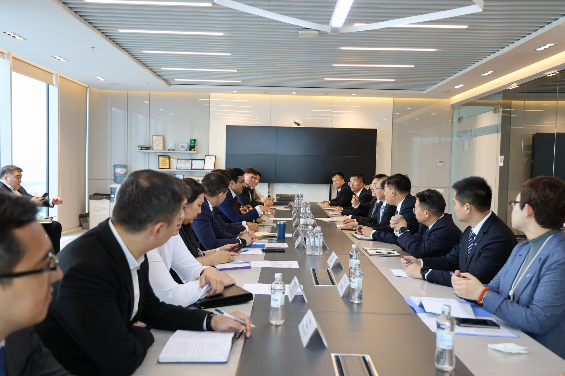 集团董事长会见哈萨克斯坦巴依杰列克集团公司总裁